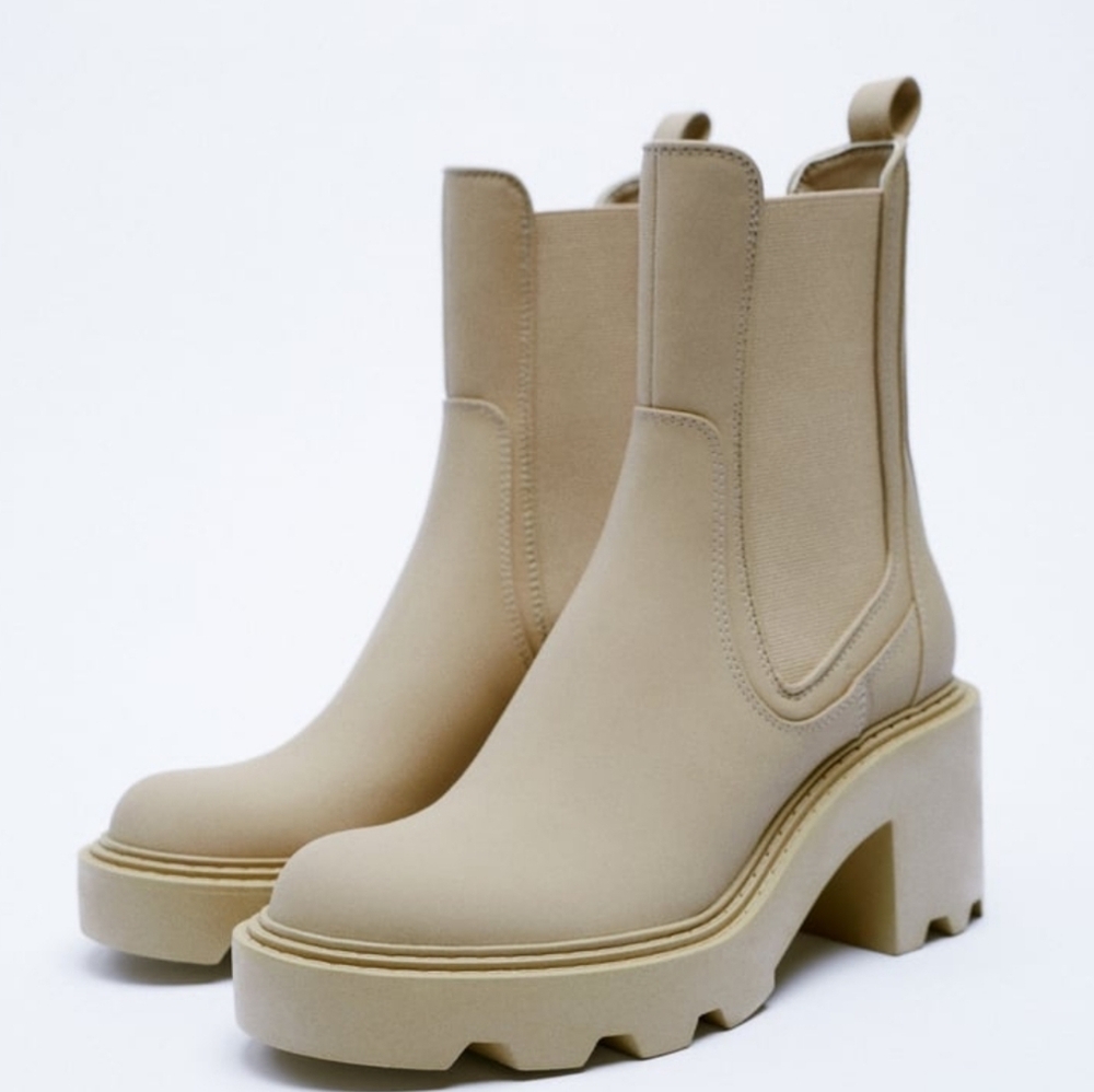 NWOT ZARA Rubberized Heeled Bootie-Tan